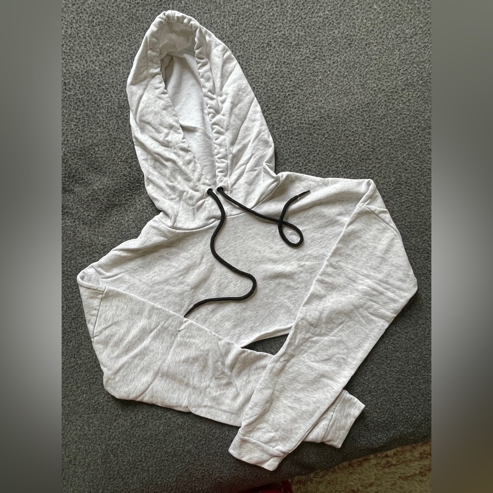 Emma & Sam | Crop Hooded Sweater - Picture 2 of 4